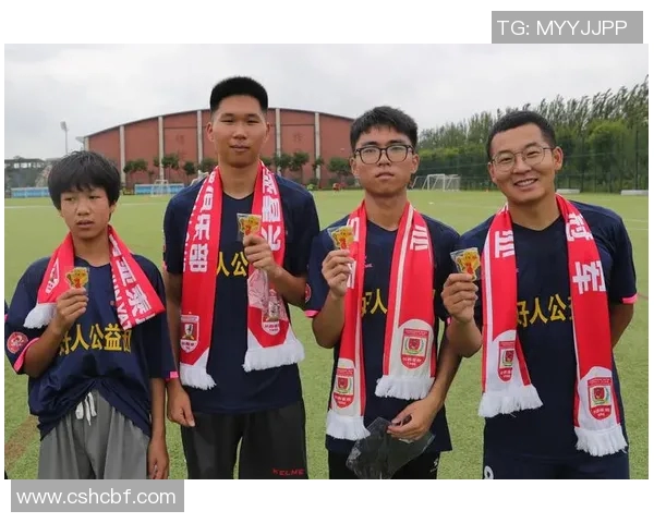 与足球明星面对面走近他们的生活与梦想