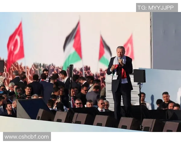 巴西足球明星慷慨捐款支持土耳其灾后重建展现人道关怀