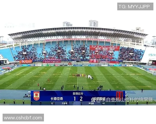 成都足球队荣登全国足球团队协作排行榜第四名展现强大团队精神 成都足球队荣登全国足球团队协作排行榜第四名展现强大团队精神