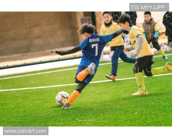 灵动球场上的足球明星们展现独特魅力与灵气的精彩瞬间 灵动球场上的足球明星们展现独特魅力与灵气的精彩瞬间