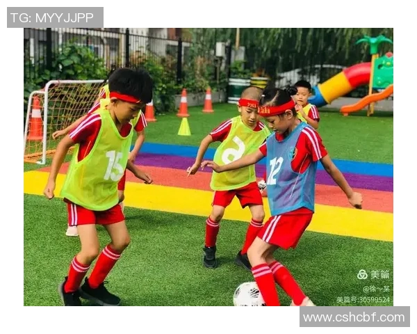 小班教案探索足球明星的魅力与成就，激发孩子们的运动热情与团队精神